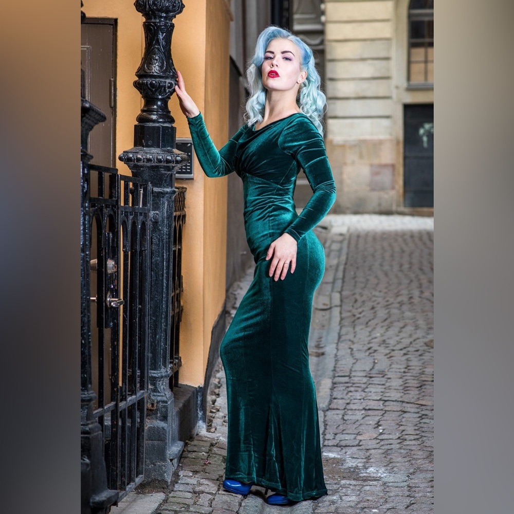 Pinup Girl Clothing Green Velvet Norah Gown size L